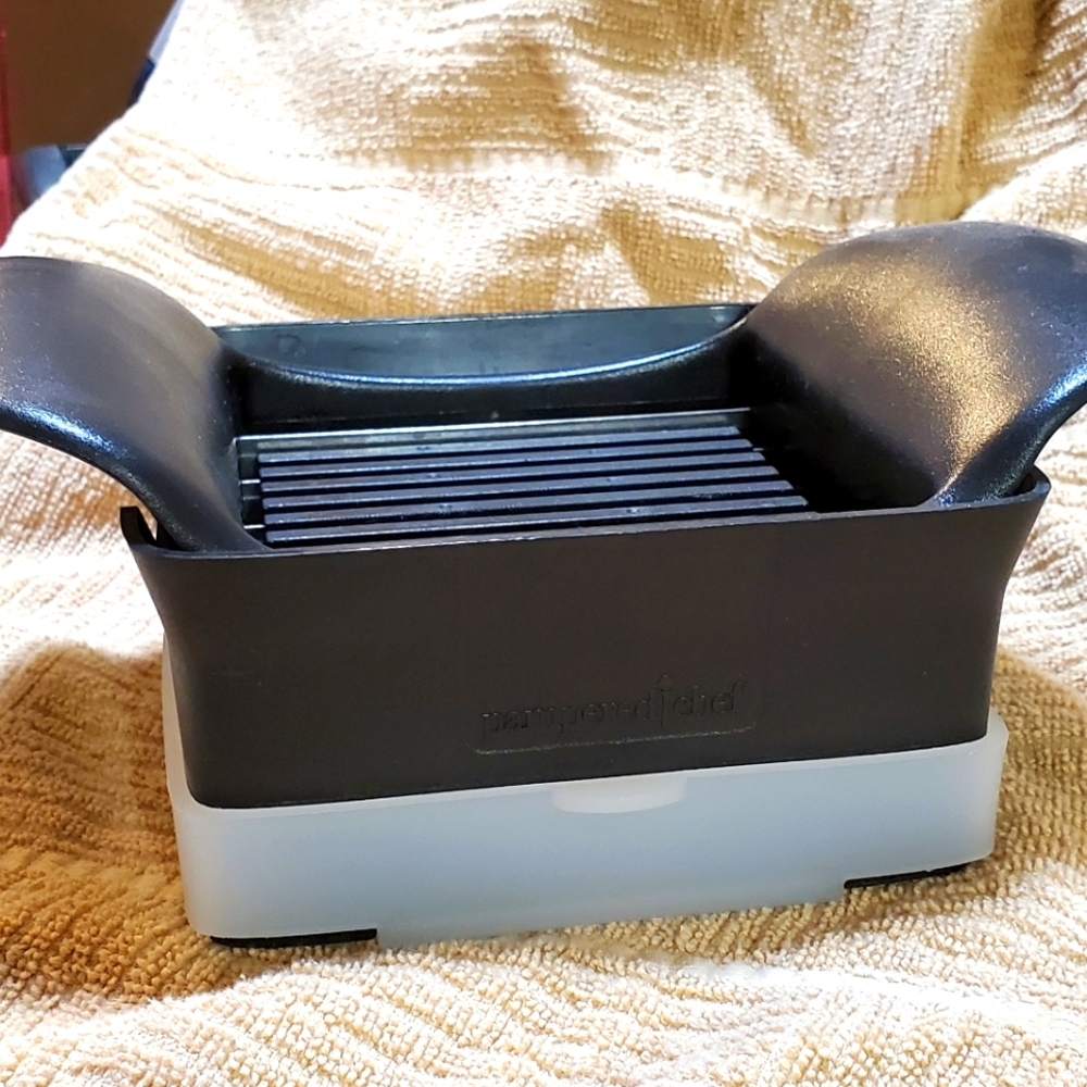 Pampered Chef Cutter